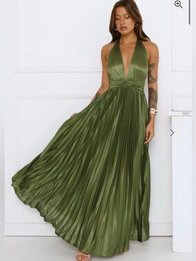 Hello Molly SHIMMERING SEA PLEATED HALTER MAXI DRESS OLIVE NWT Large/ US 8